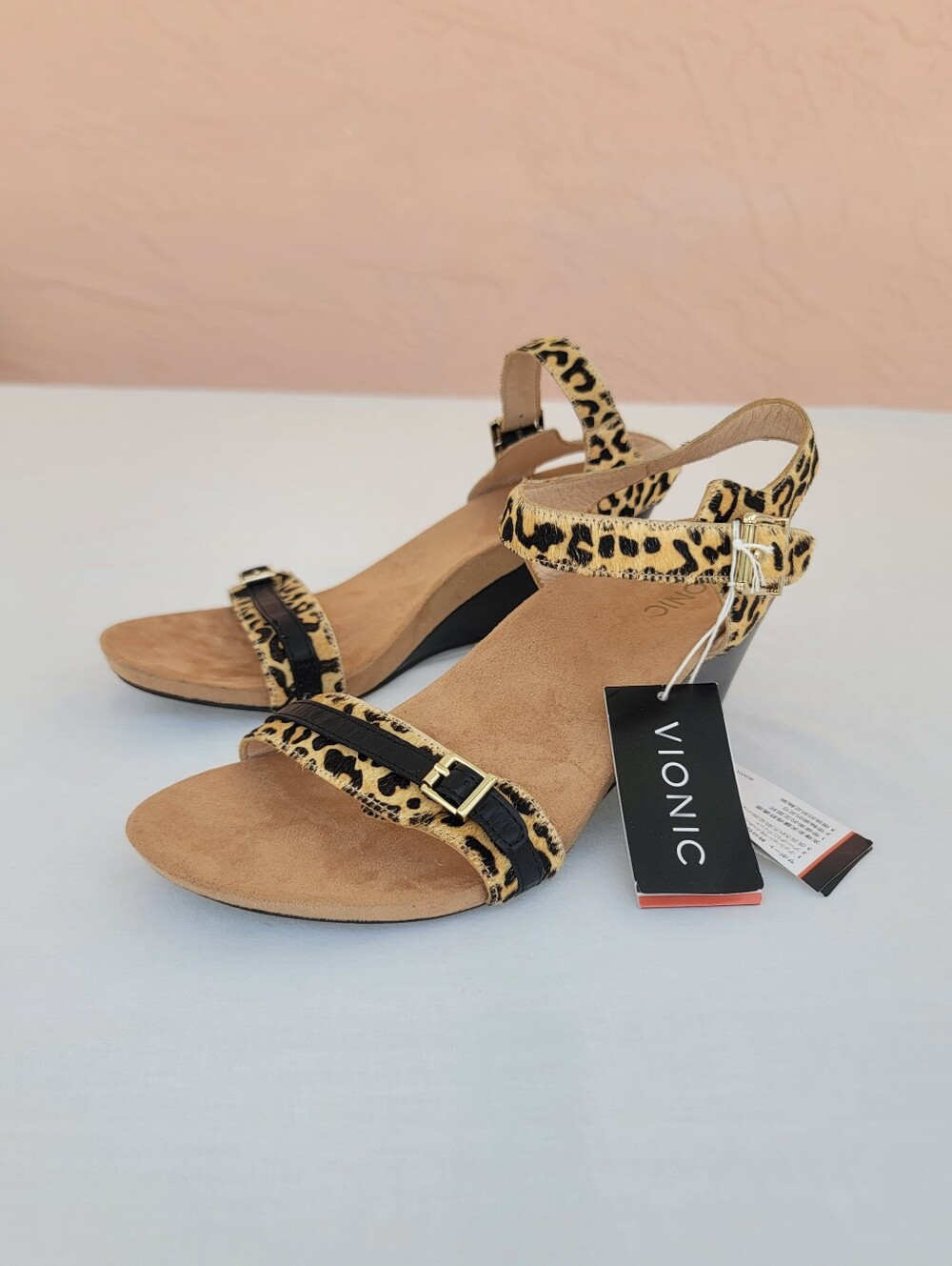 NWT Vionic Noble Laurie Leopard Haircalf Wedge Sandals Size 10